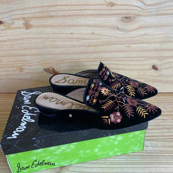 SAM EDELMAN Black Velvet Shoes - Picture 3 of 7